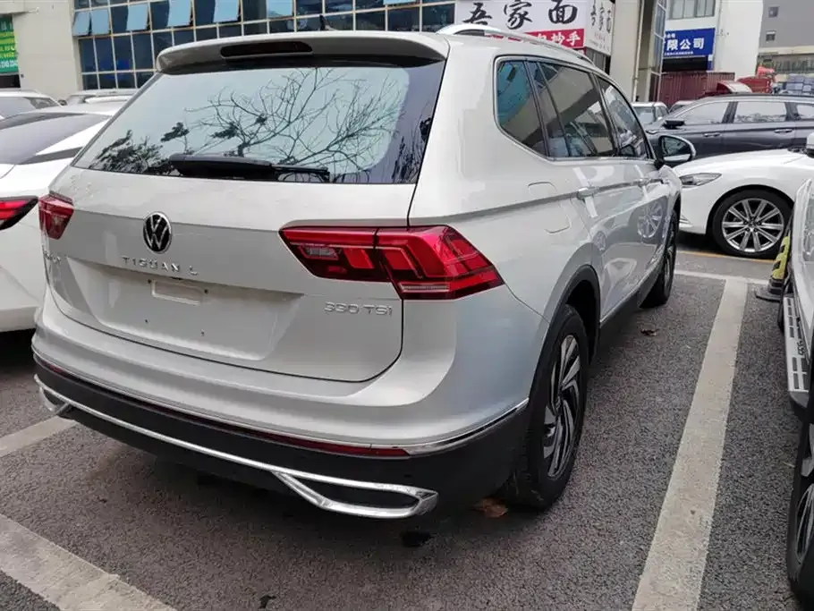 Volkswagen Tiguan L — фото 6