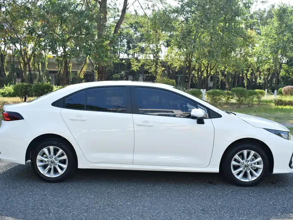 Toyota Corolla 2024 из CN, фото 10