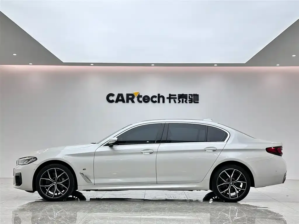BMW 5 Series — фото 5