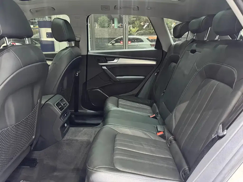 Audi Q5L 2021 из CN, фото 3