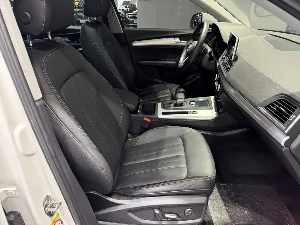 Audi Q5L 2021 из CN, фото 6