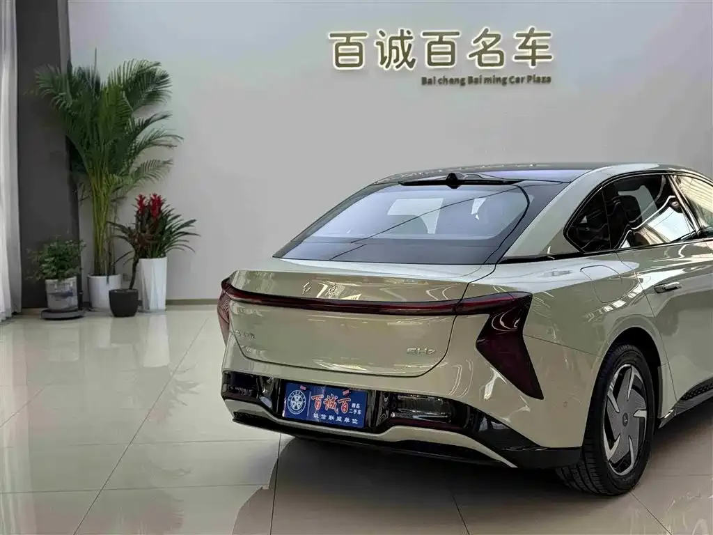 Hongqi EH7 2025 из CN, фото 6