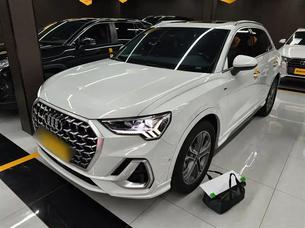 Audi Q3 2023 из CN, фото 1