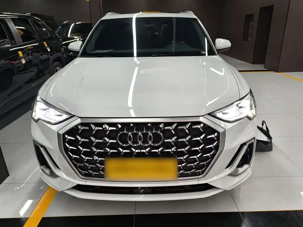 Audi Q3 2023 из CN, фото 4
