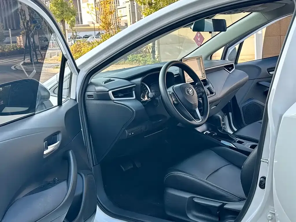 Toyota Corolla 2023 из CN, фото 6