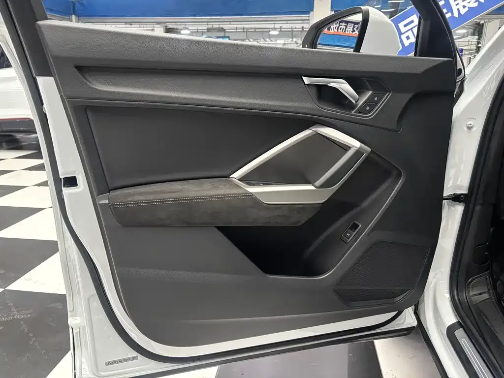 Audi Q3 2021 из CN, фото 2