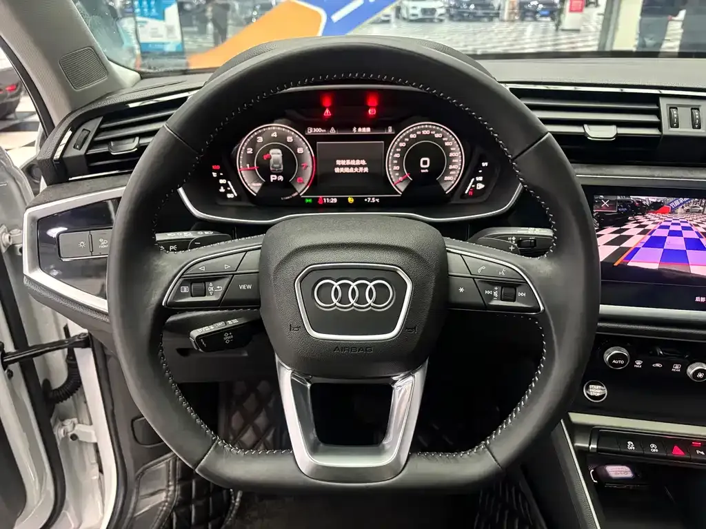 Audi Q3 2021 из CN, фото 10