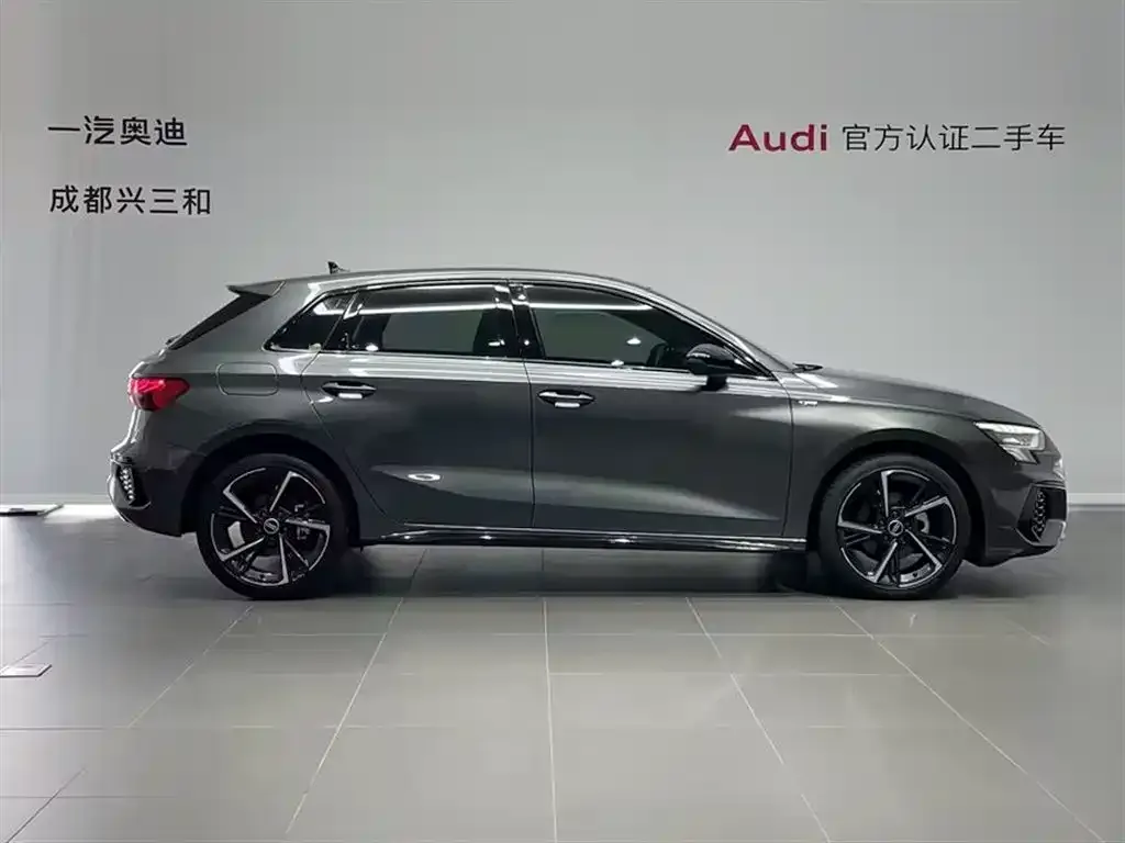 Audi A3 2024 из CN, фото 2