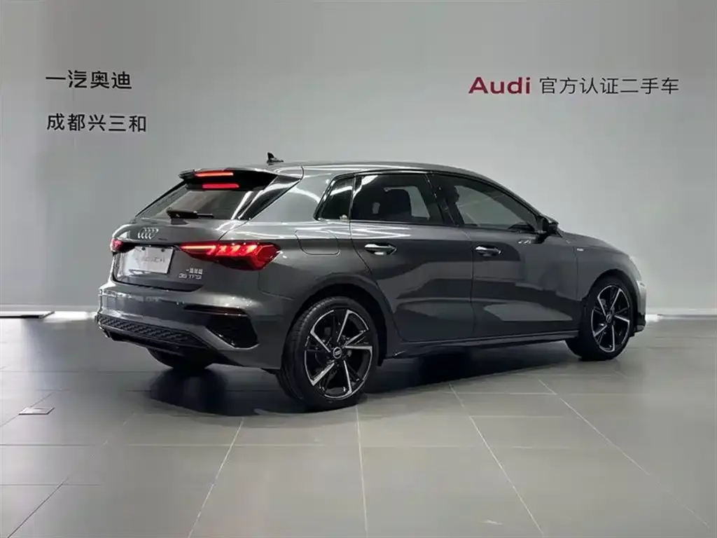 Audi A3 2024 из CN, фото 3