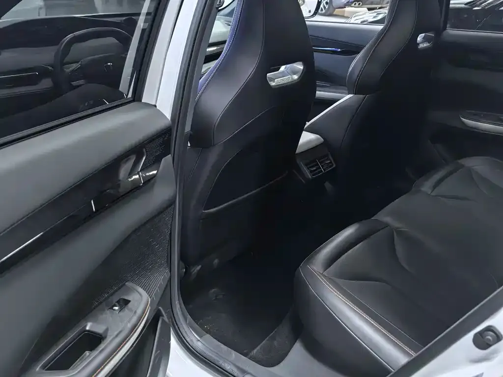 Changan UNI-V 2024 из CN, фото 3