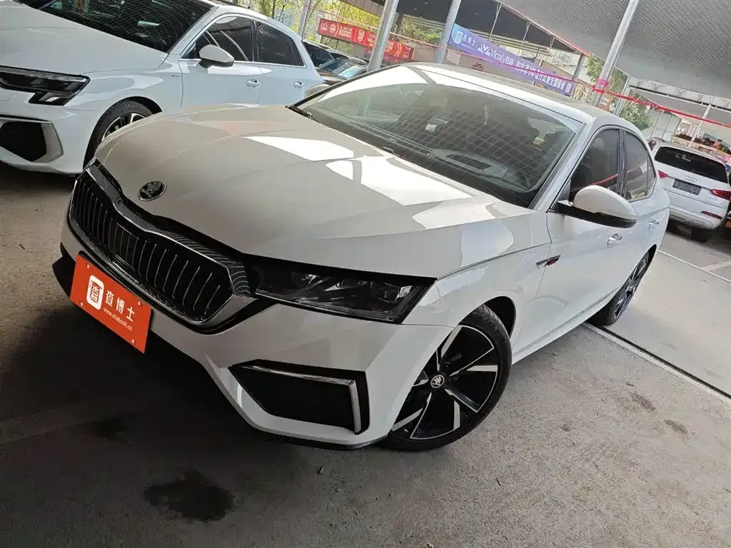 Skoda Octavia — фото 1