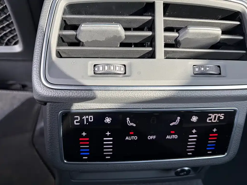 Audi A6L 2024 из CN, фото 3