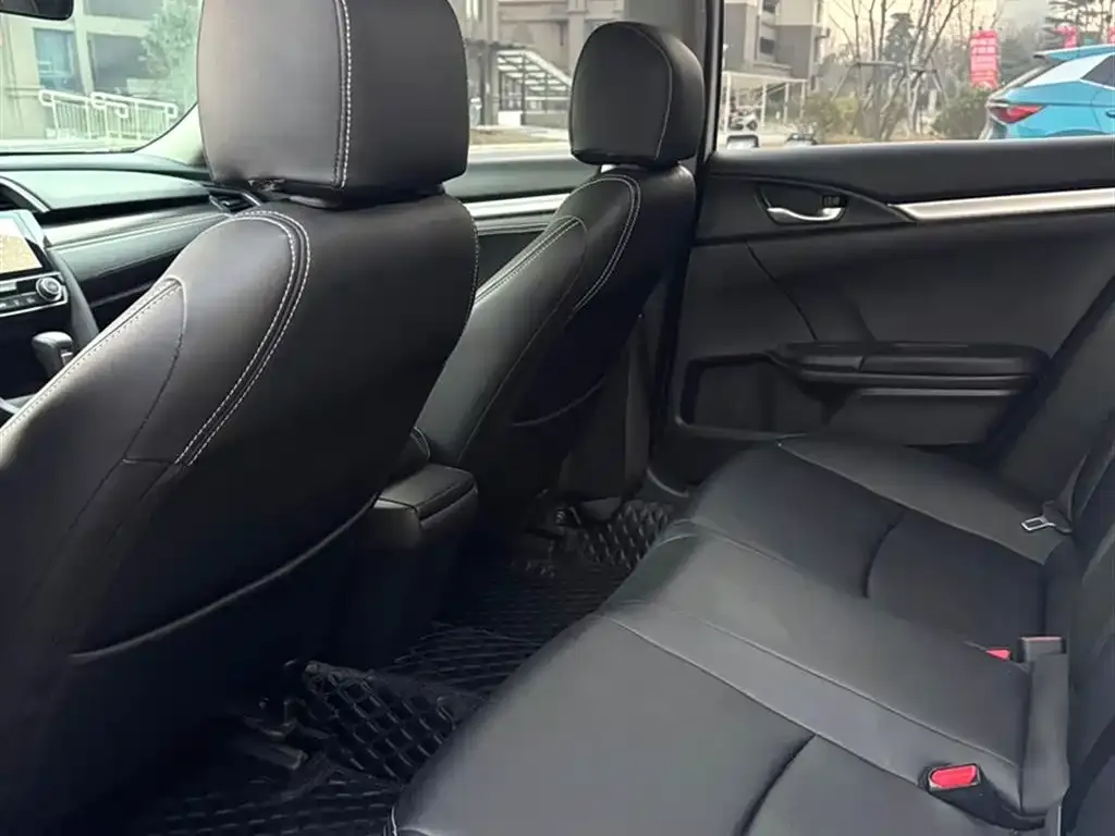 Honda Civic 2022 из CN, фото 2