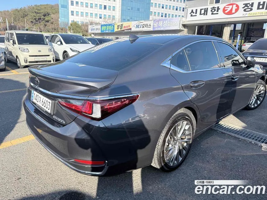 Lexus ES 2025 из KR, фото 10