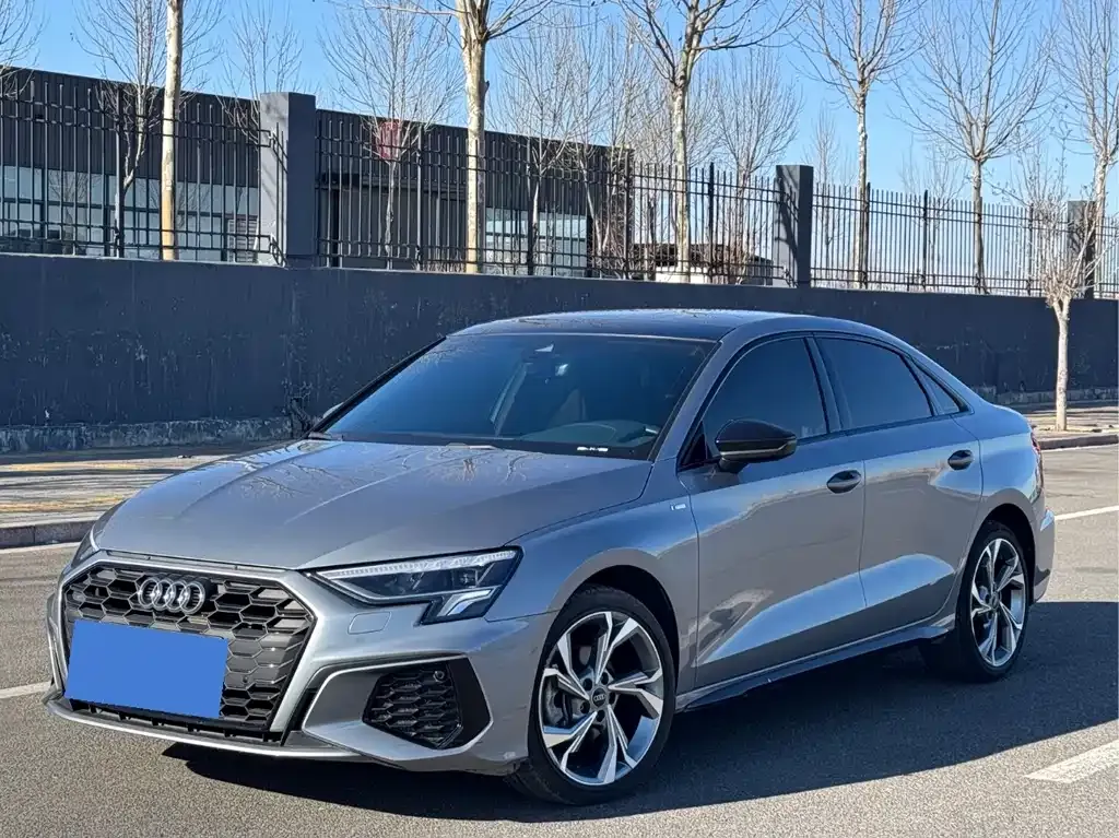 Audi A3 2023 из CN, фото 1