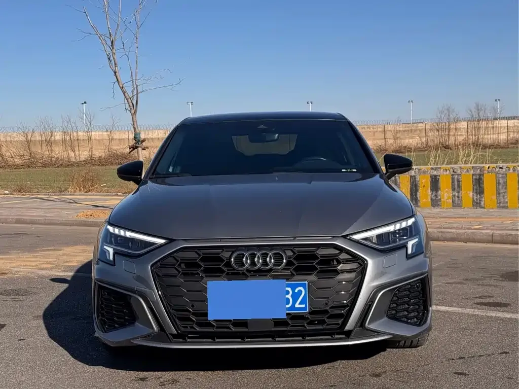 Audi A3 2023 из CN, фото 2