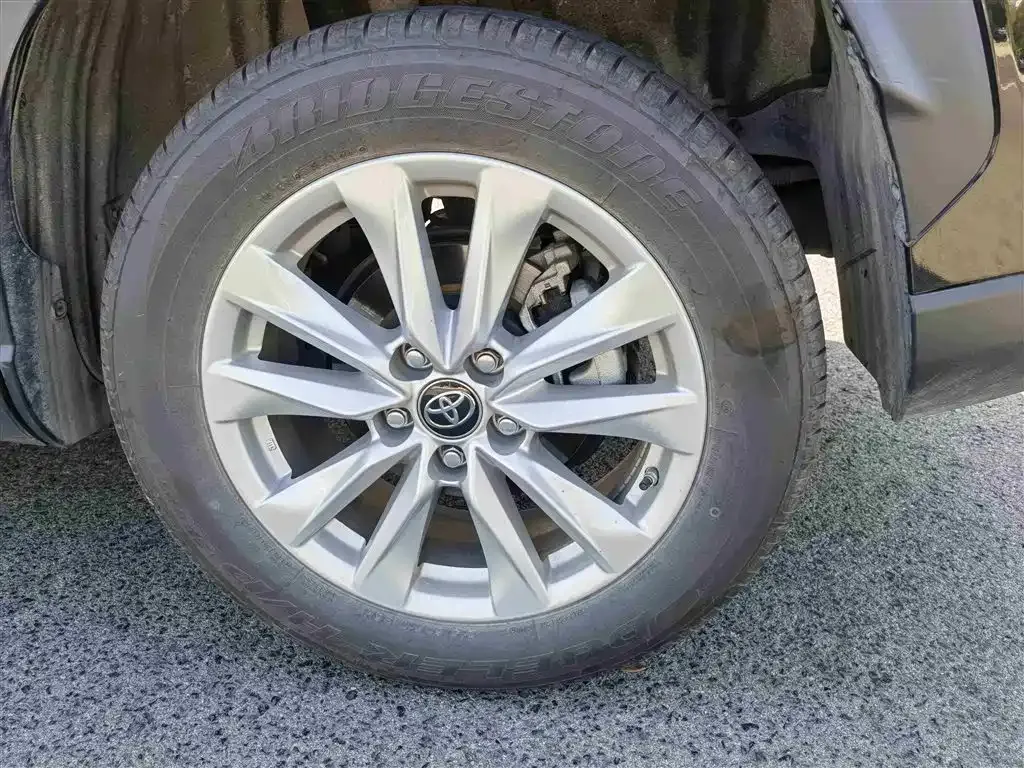 Toyota Corolla Cross 2024 из CN, фото 8