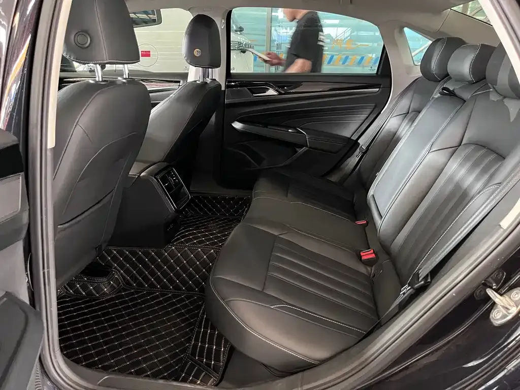 Volkswagen Passat 2022 из CN, фото 8