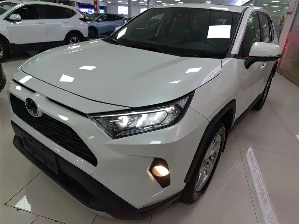 Toyota RAV4 — фото 2