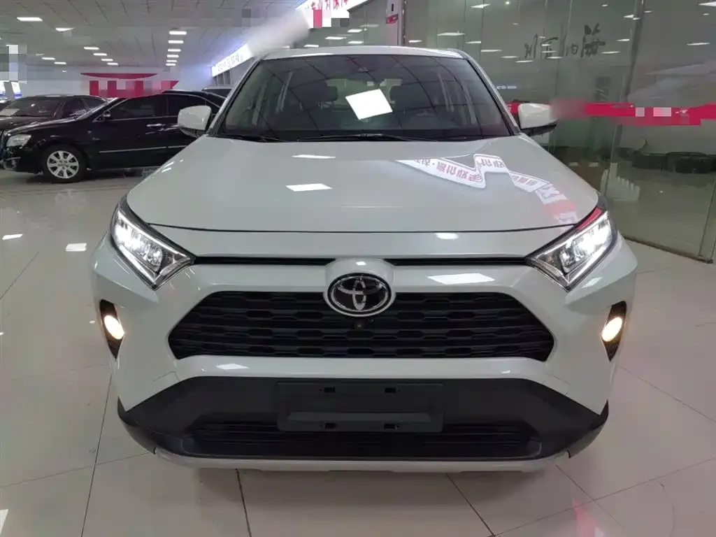 Toyota RAV4 — фото 3