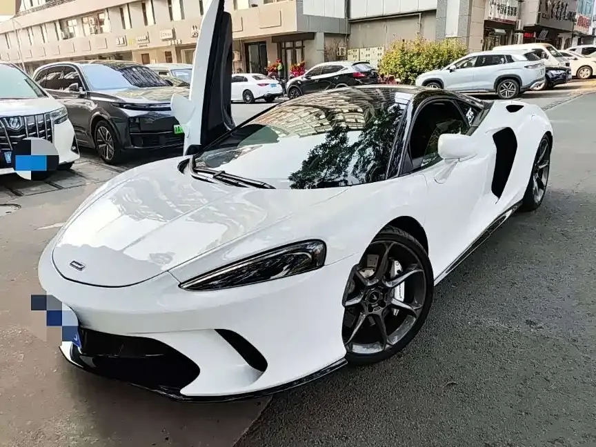 McLaren GT