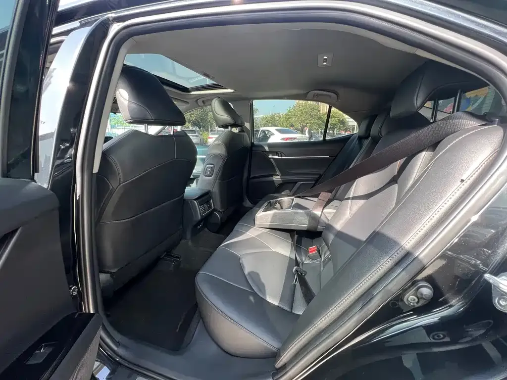 Toyota Camry 2021 из CN, фото 4