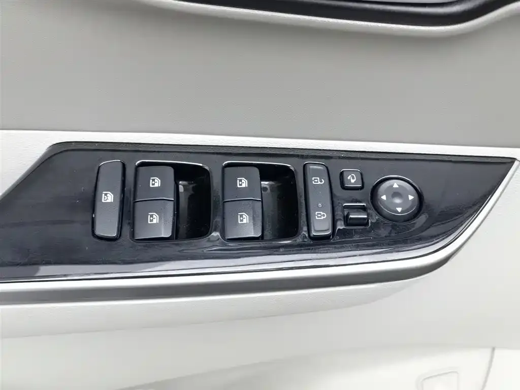 Hyundai Custo — фото 9