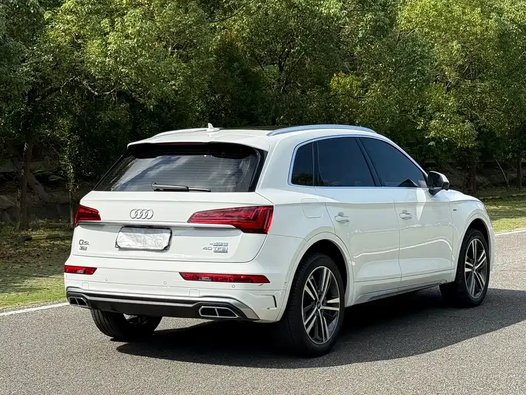 Audi Q5L — фото 7
