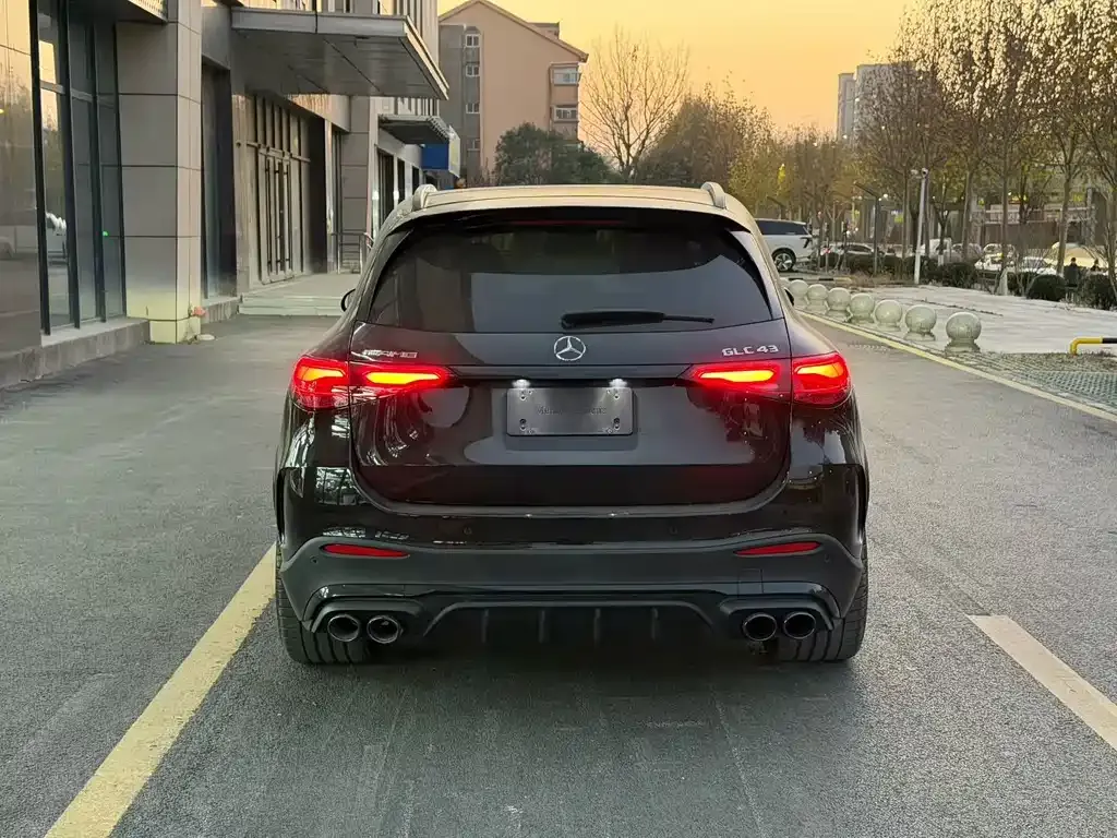 Mercedes-Benz GLC AMG — фото 6