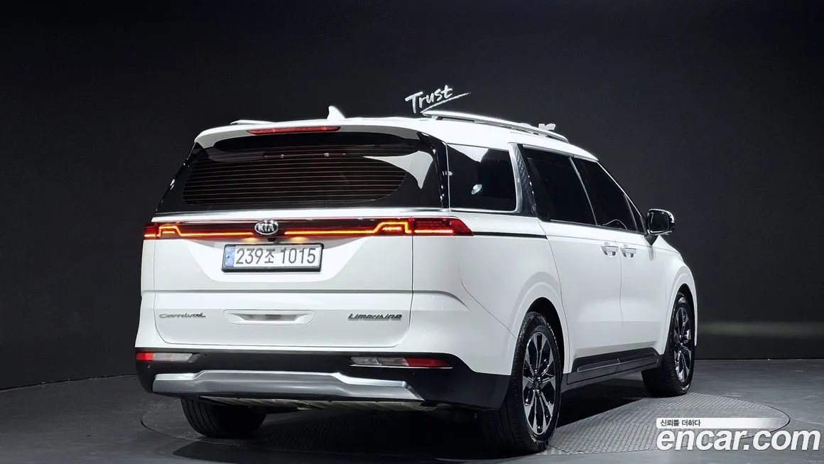 Kia Carnival — фото 5