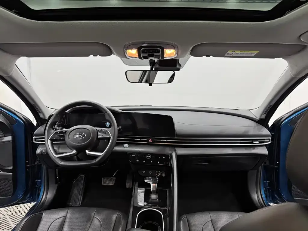 Hyundai Elantra — фото 3