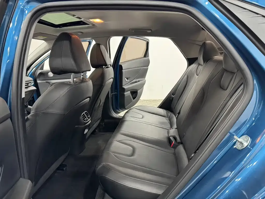 Hyundai Elantra — фото 2