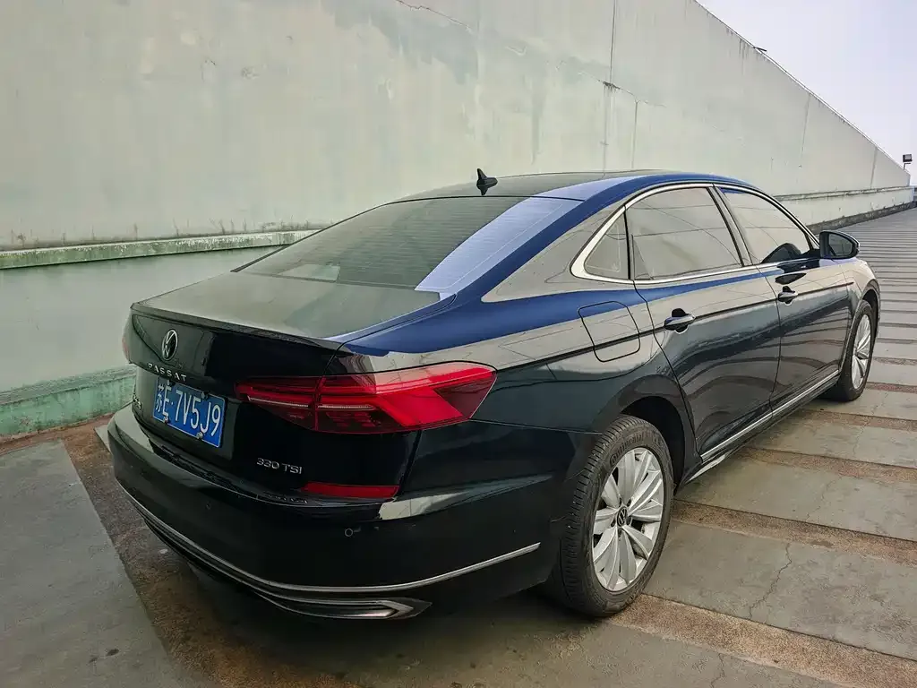 Volkswagen Passat — фото 5