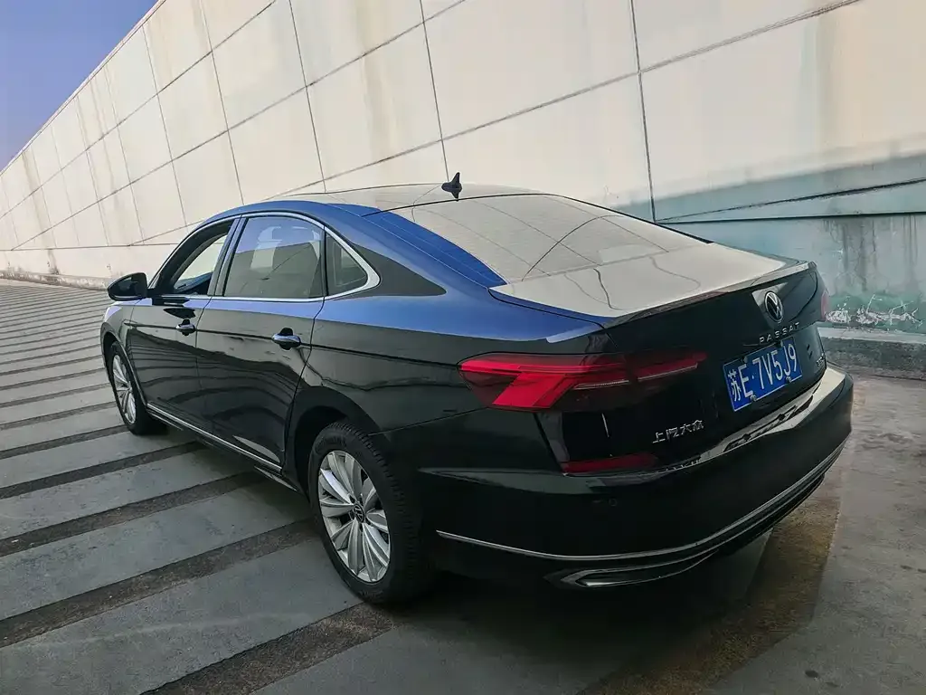 Volkswagen Passat — фото 10