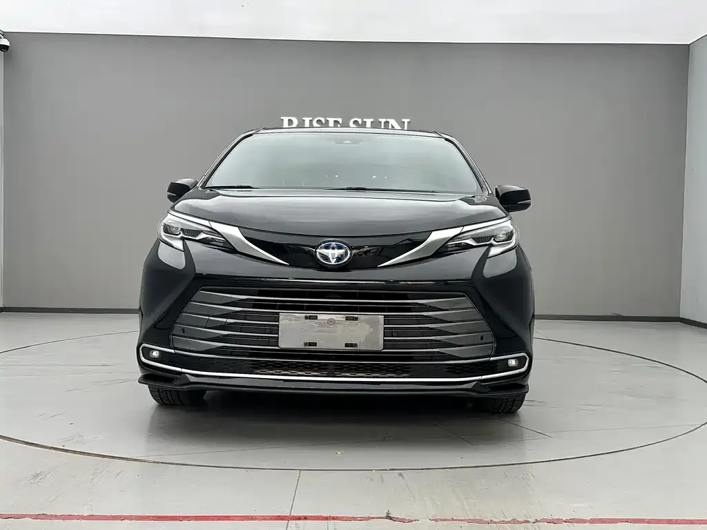 Toyota Sienna 2022 из CN, фото 1