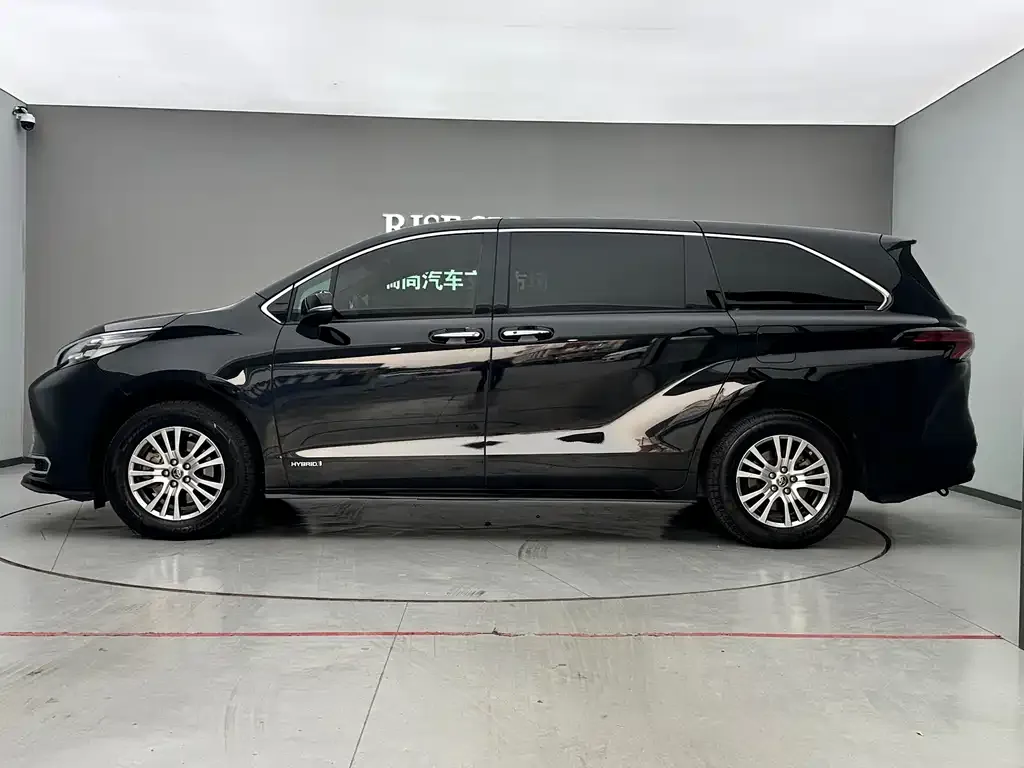 Toyota Sienna 2022 из CN, фото 4