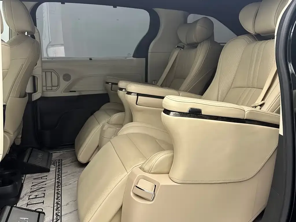 Toyota Sienna 2022 из CN, фото 6