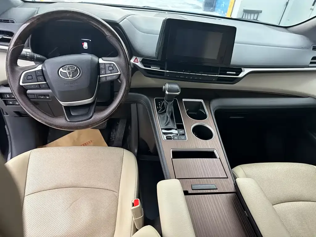 Toyota Sienna 2022 из CN, фото 10
