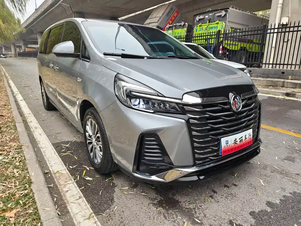 Buick GL8 2023 из CN, фото 3