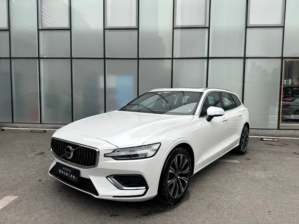 Volvo V60 2025 из CN, фото 1
