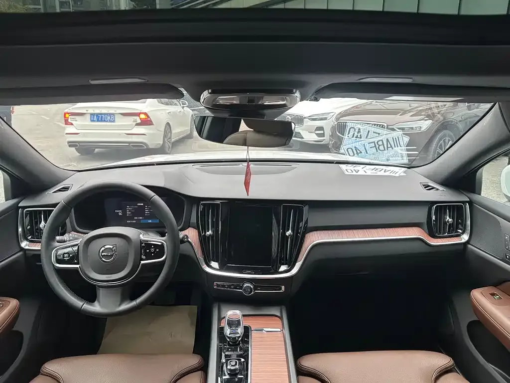 Volvo V60 2025 из CN, фото 7