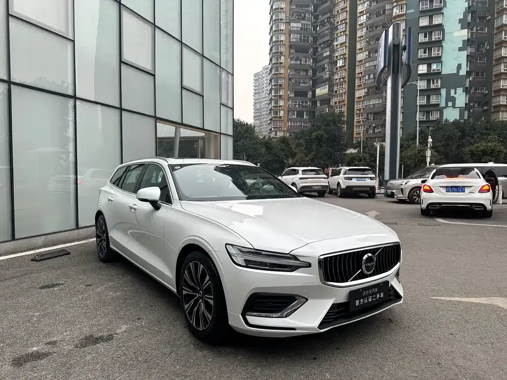 Volvo V60 2025 из CN, фото 8