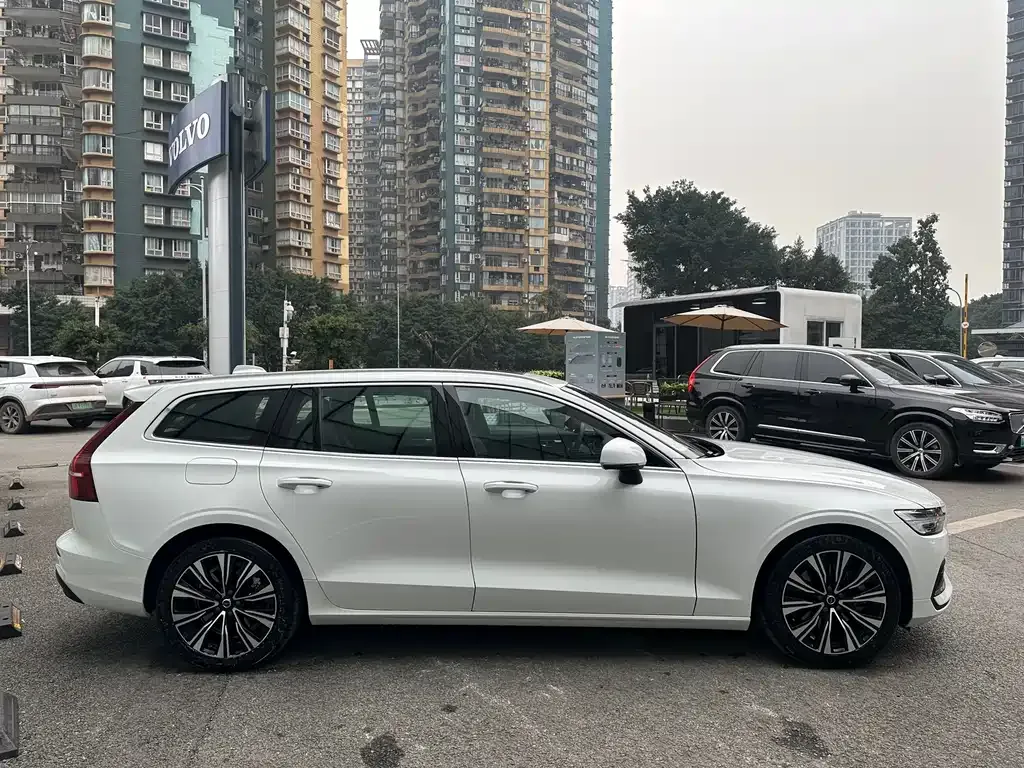Volvo V60 2025 из CN, фото 10
