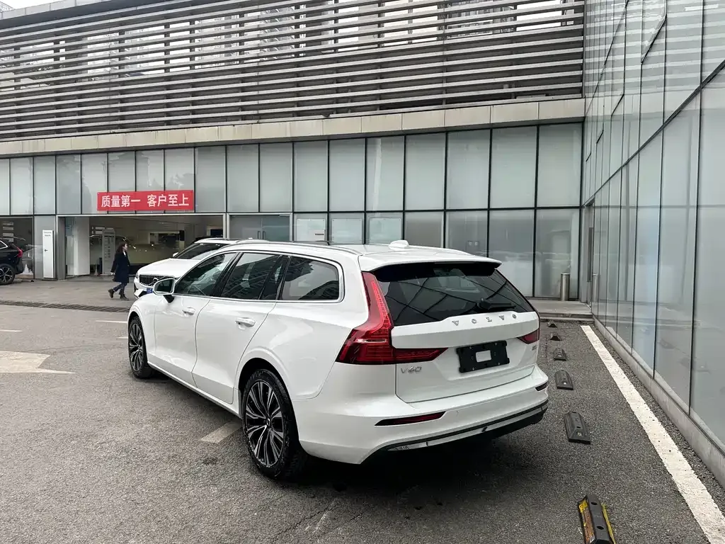 Volvo V60 2025 из CN, фото 9