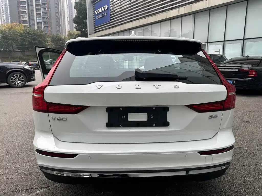Volvo V60 2025 из CN, фото 3