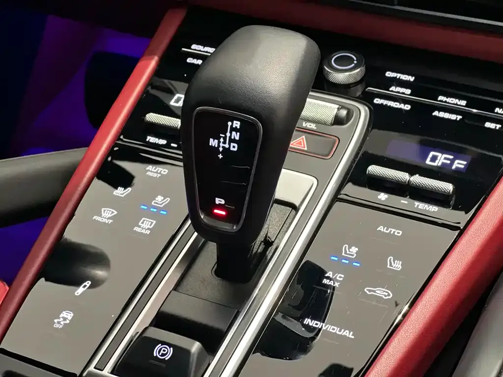 Porsche Cayenne Hybrid — фото 10