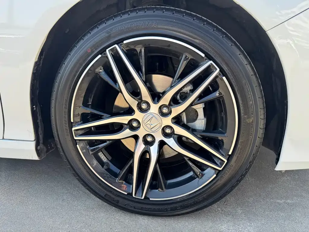 Honda Accord — фото 10