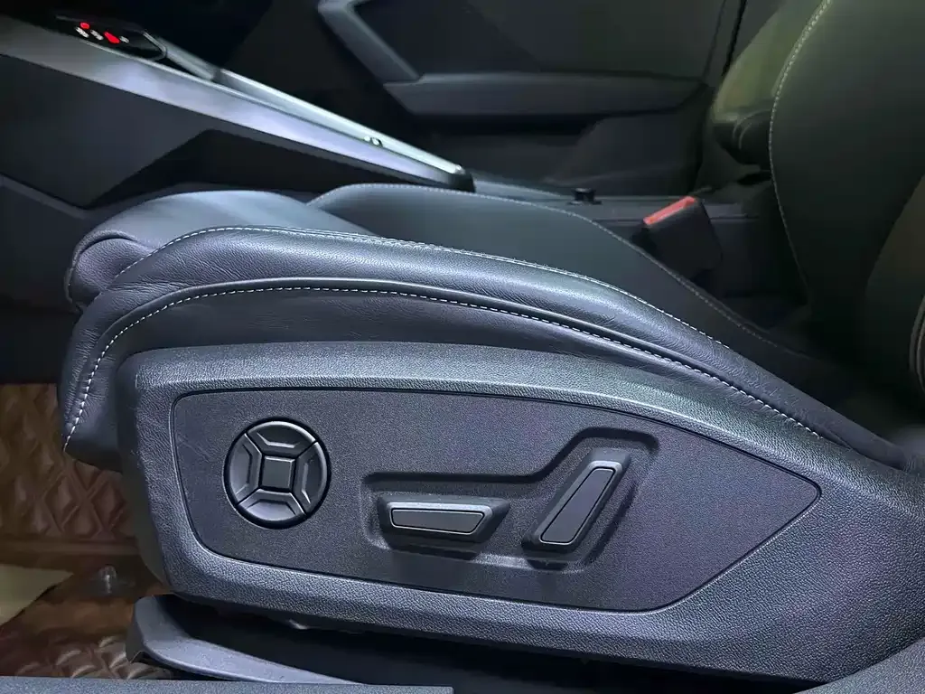 Audi A3 2023 из CN, фото 8