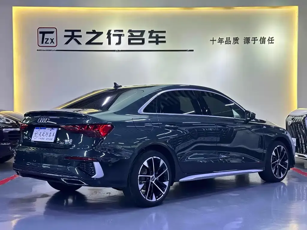 Audi A3 2023 из CN, фото 2