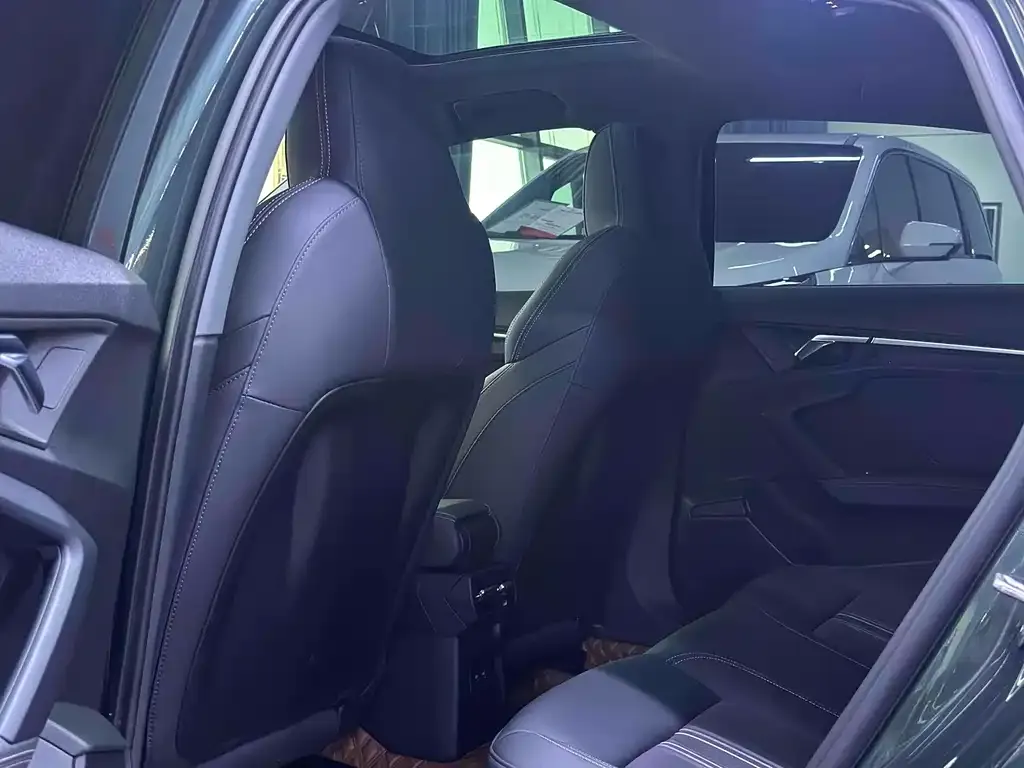 Audi A3 2023 из CN, фото 3